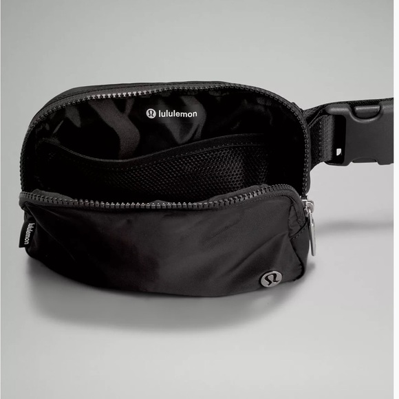 Lululemon Everywhere Belt Bag Black Wordmark - Picture 2 of 8